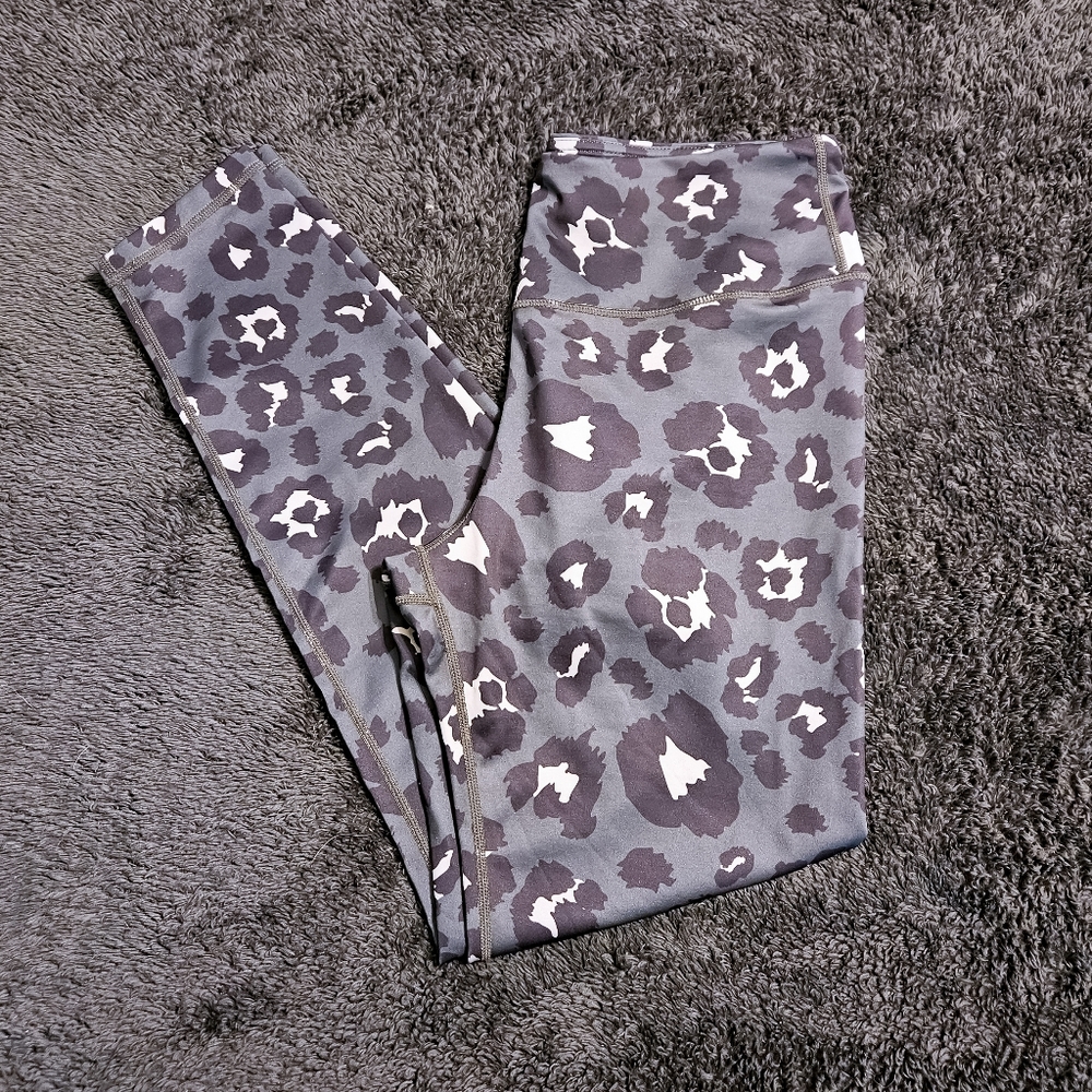 Yelete Active Gray Purple Leopard Athletic Leggings Sz L